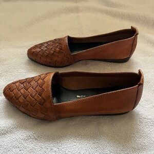 The Leather Collection Shoes Women's Size 5 Brown Slip On Flats
